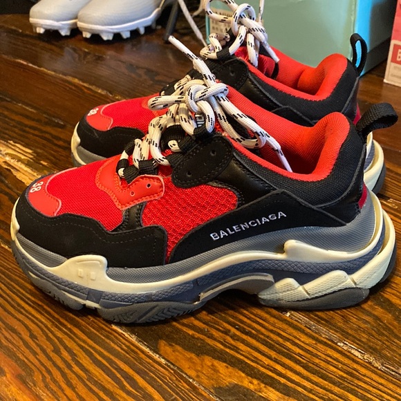 Balenciaga triple s (Pre-Distressed) - Picture 1 of 4